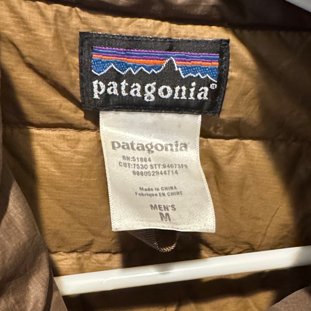Patagonia Men's Brown Puffer Jacket - Picture 3 of 8